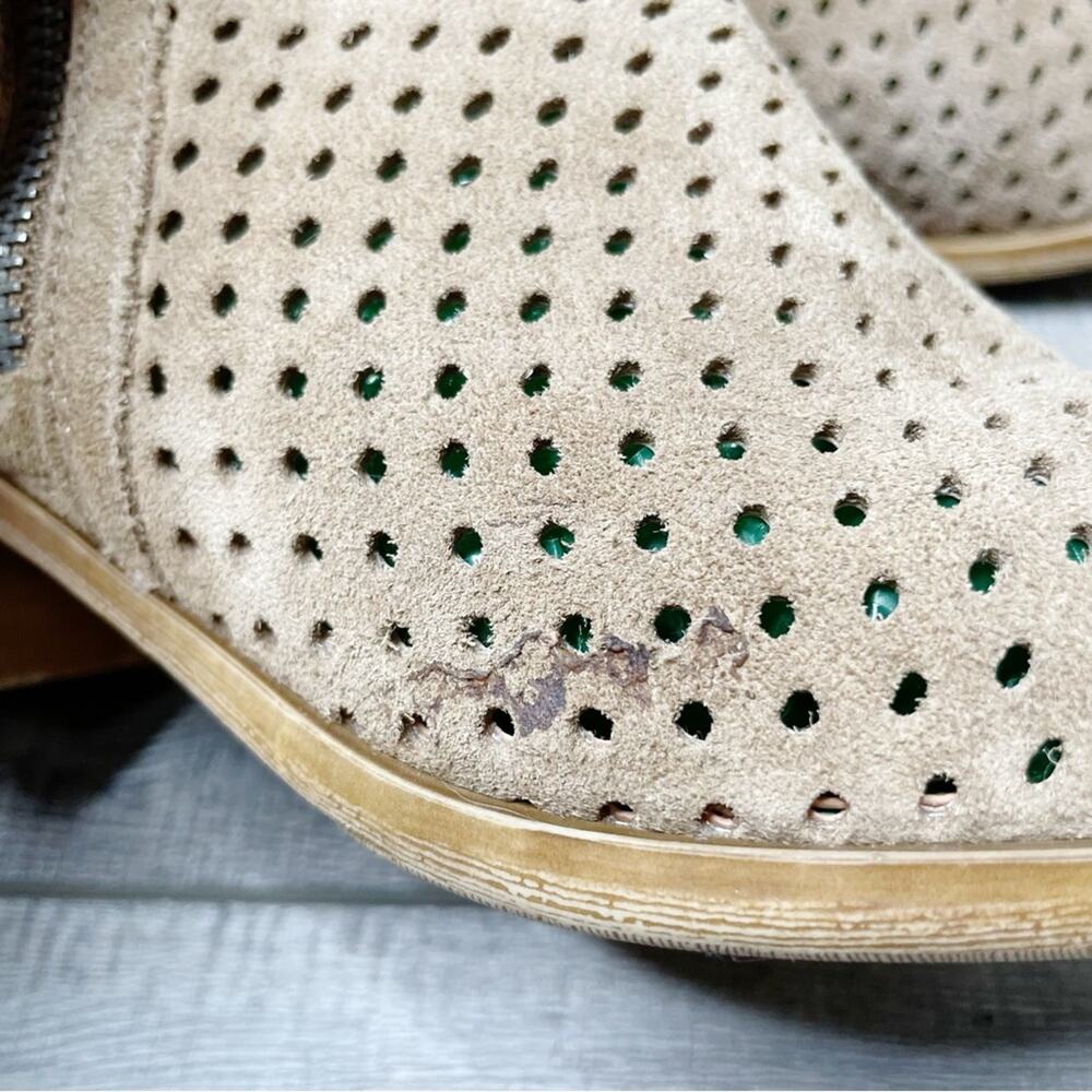 Lucky Brand Basel 3 Perforated Suede Side Zip Ankle Booties Sesame Brown Size 6M - Picture 7 of 7